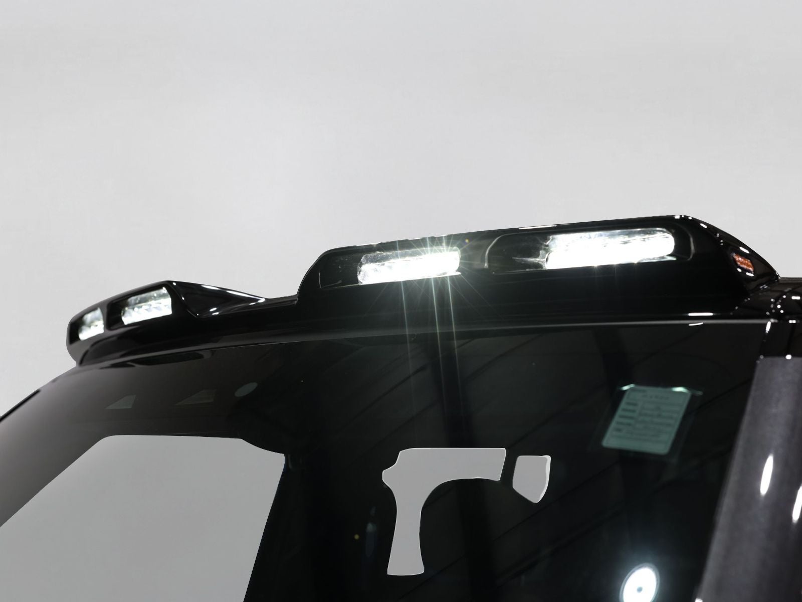 2026 Land Rover Defender 110 V8
