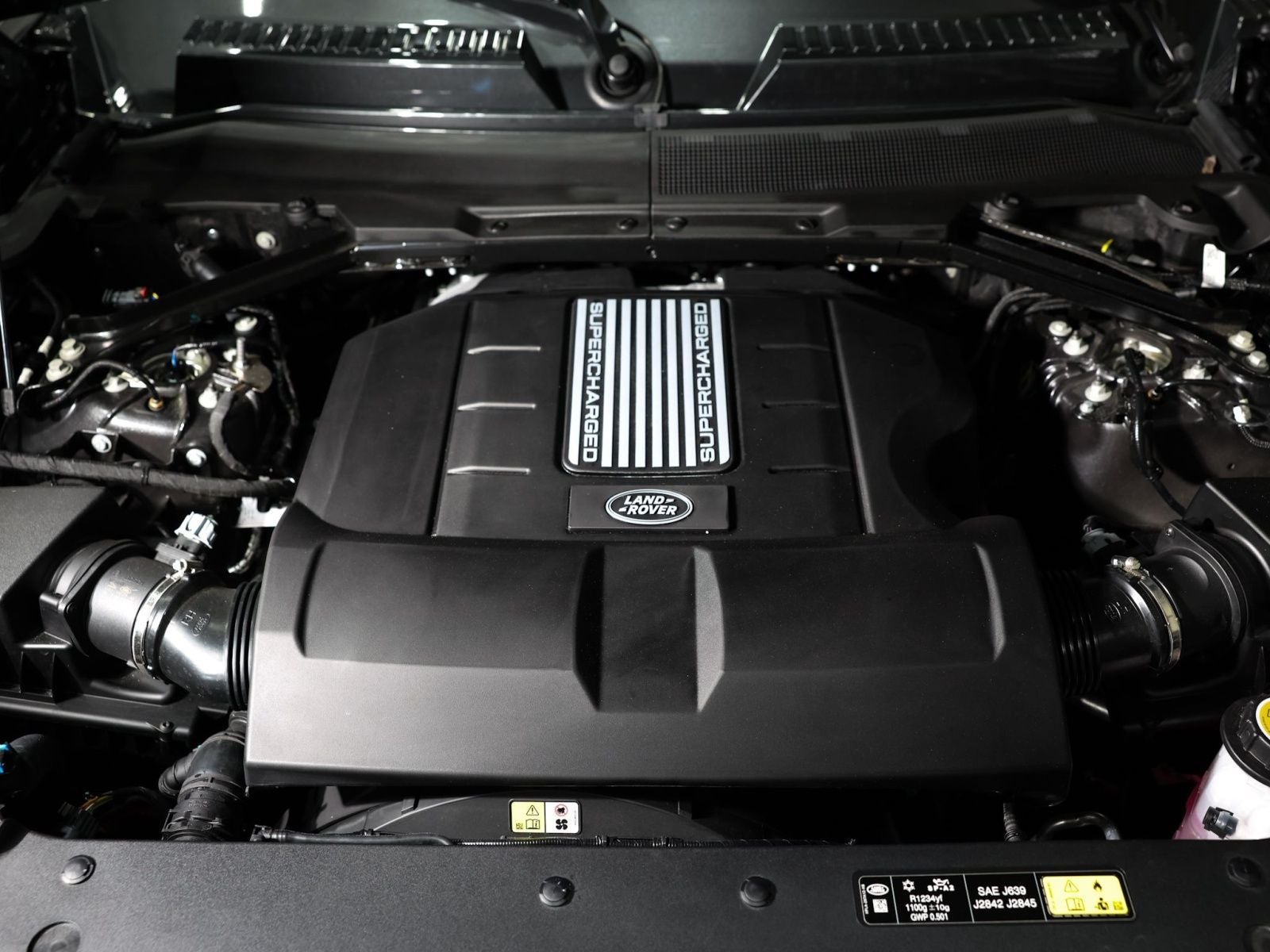 2026 Land Rover Defender 110 V8