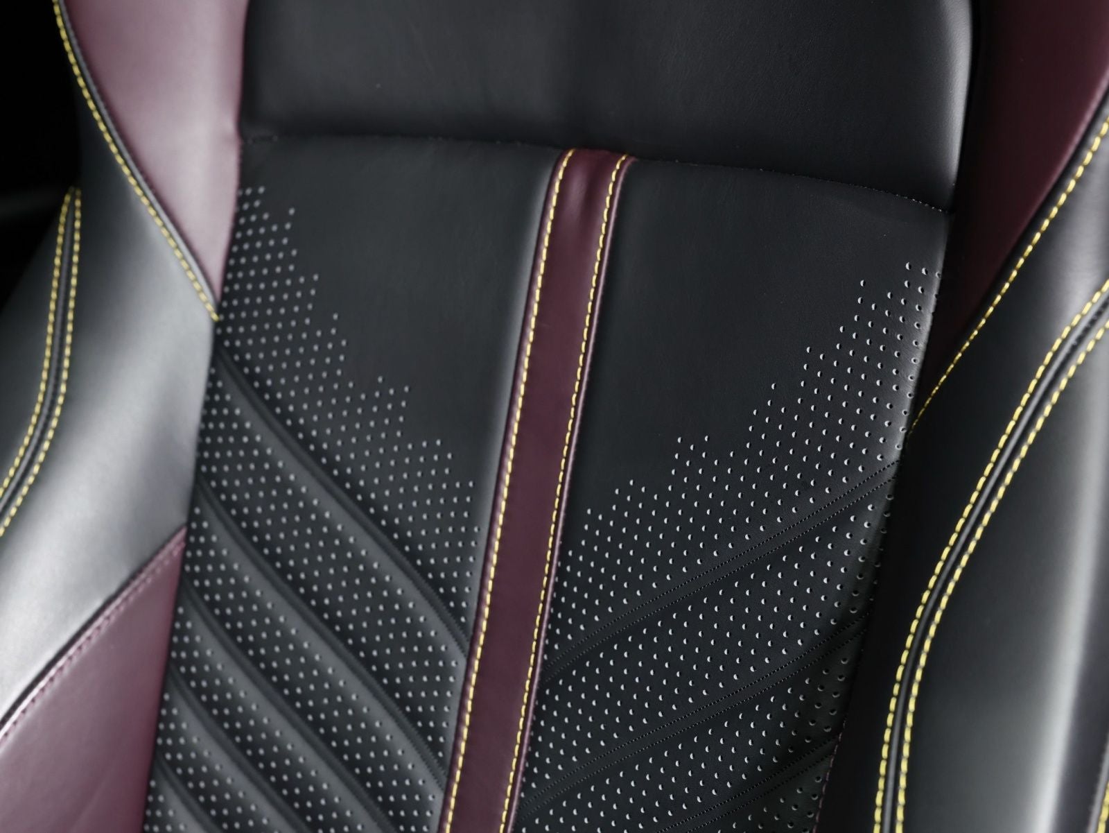 2024 Aston Martin DBX 707