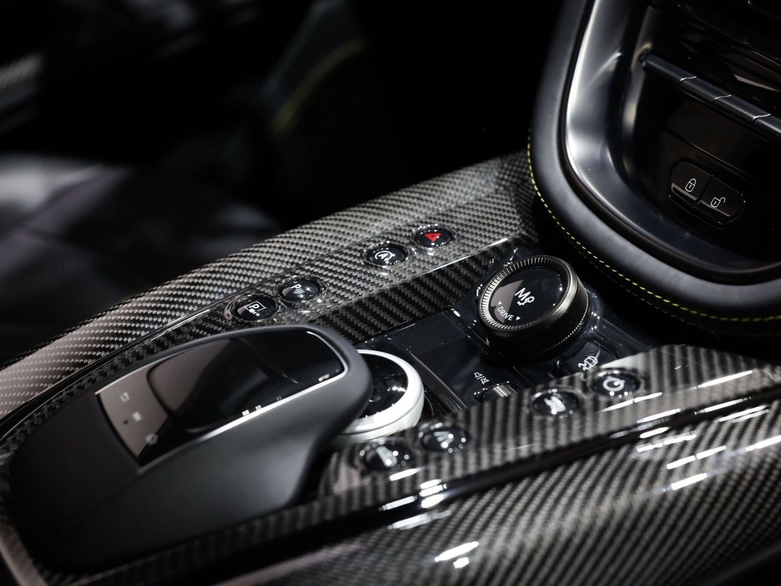 2024 Aston Martin DBX 707