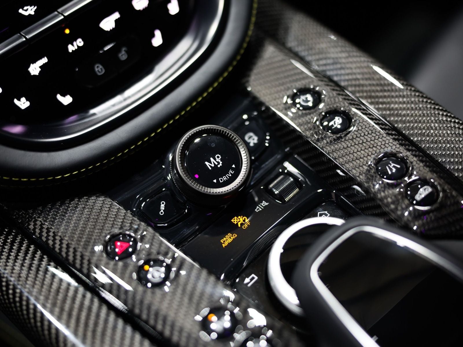 2024 Aston Martin DBX 707