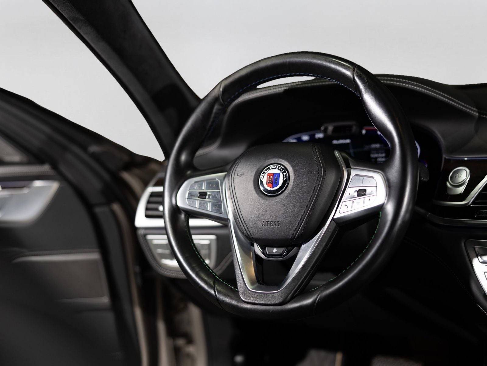 2022 BMW 7 Series ALPINA B7 xDrive