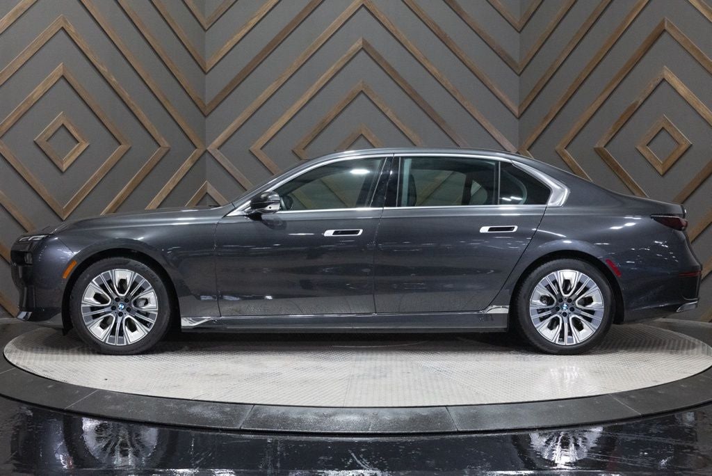 2025 BMW i7 xDrive60