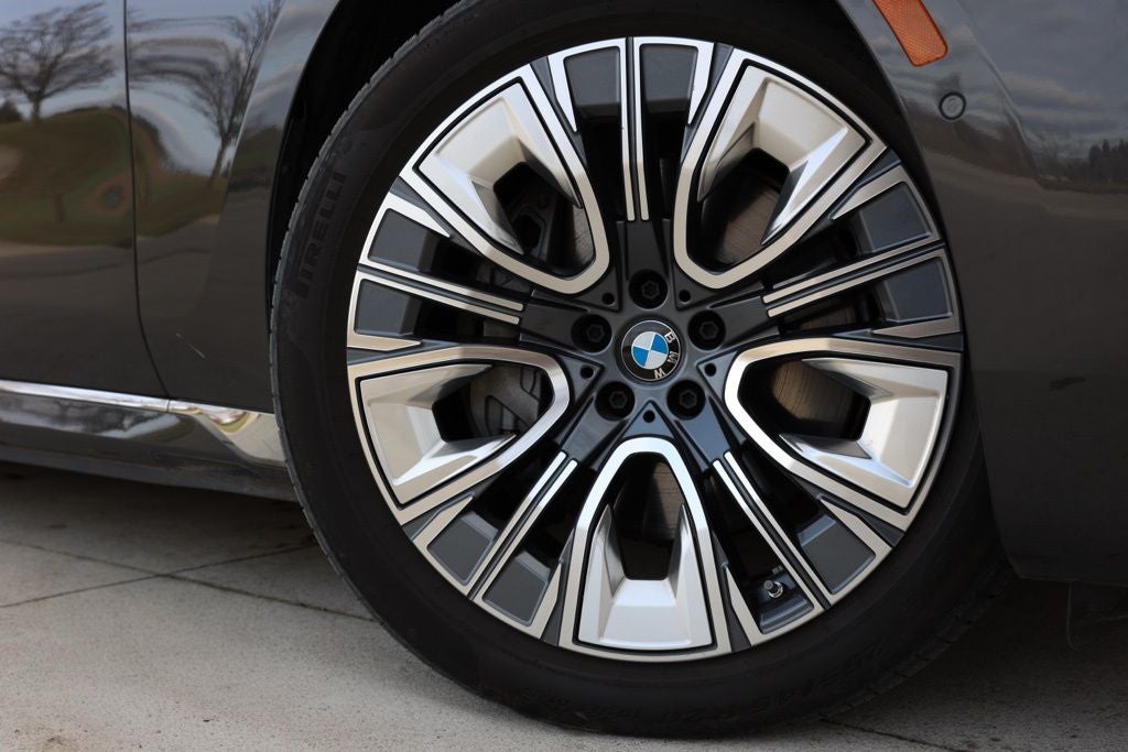 2025 BMW i7 xDrive60