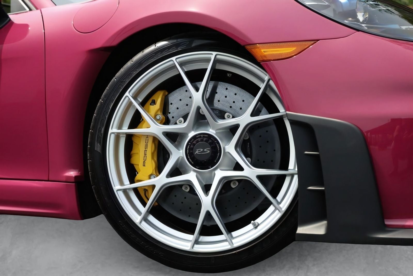 2024 Porsche 718 Spyder RS
