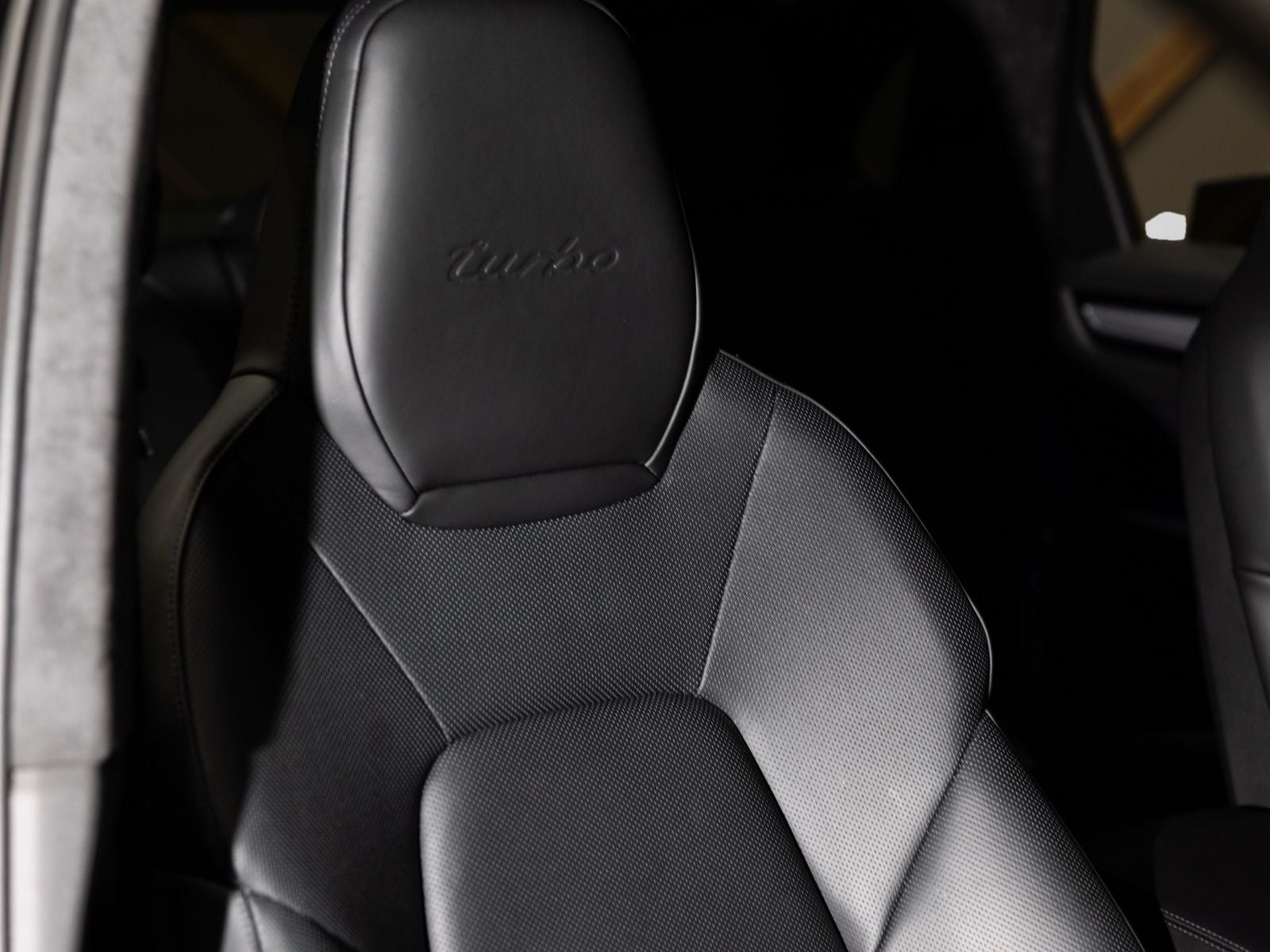 2023 Porsche Cayenne Turbo