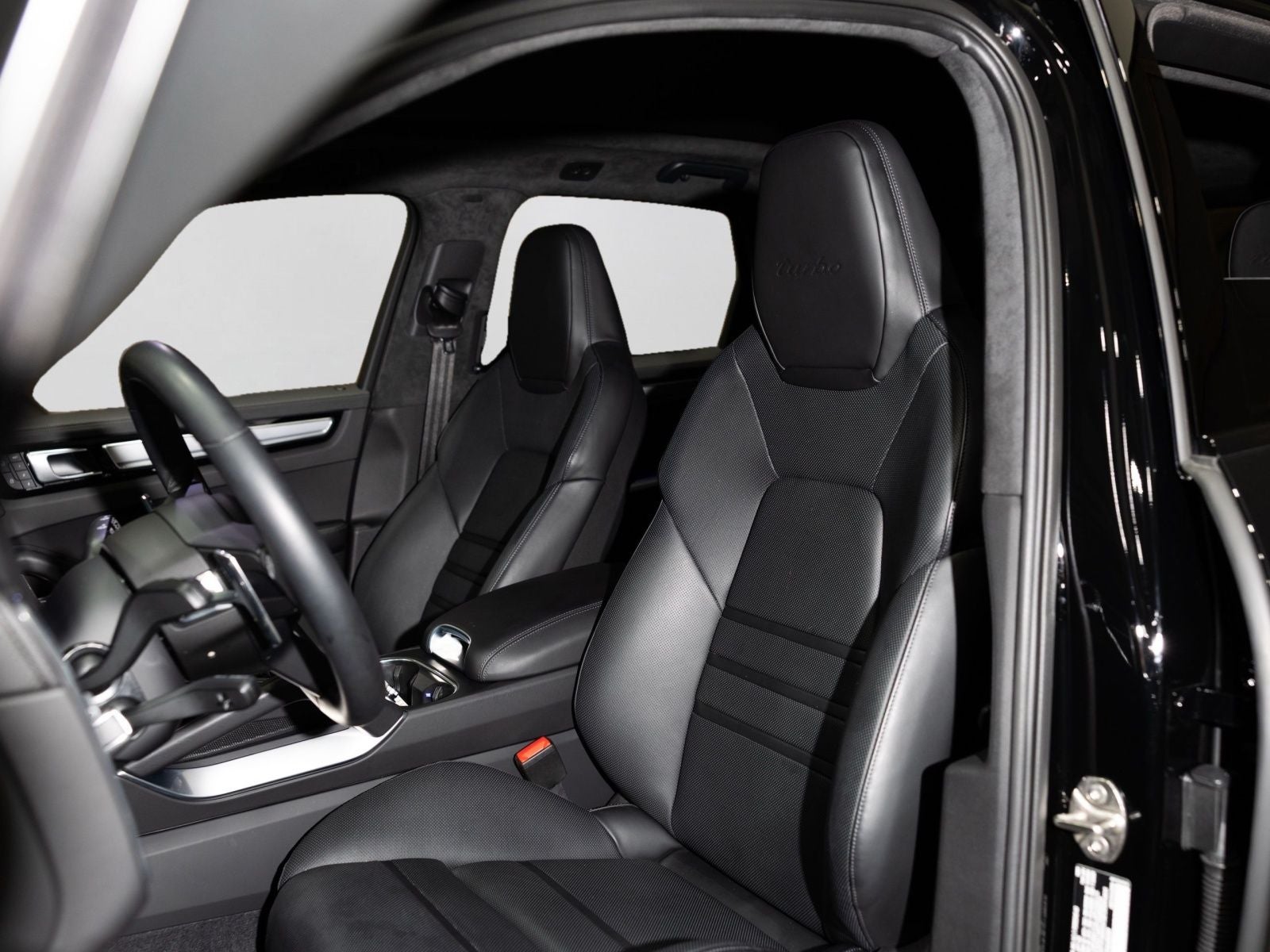 2023 Porsche Cayenne Turbo