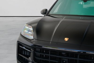 2025 Porsche Cayenne GTS
