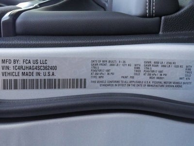 2025 Jeep Grand Cherokee Laredo