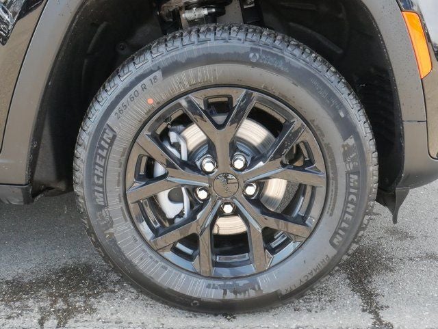 2026 Jeep Grand Cherokee Laredo Altitude