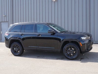 2026 Jeep Grand Cherokee Laredo Altitude