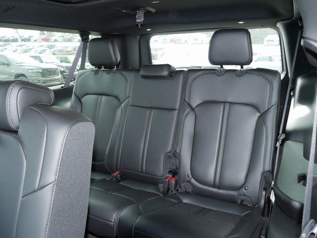 2026 Jeep Grand Wagoneer L 4x4