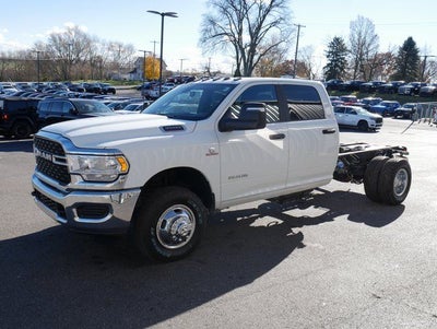 2024 RAM 3500 SLT