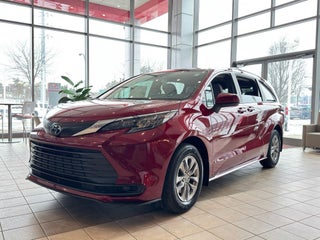 2026 Toyota Sienna LE 8 Passenger