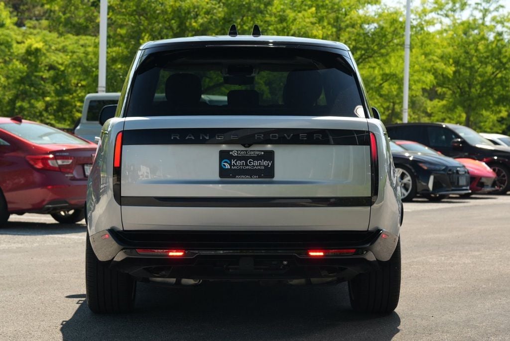 2025 Land Rover Range Rover SE