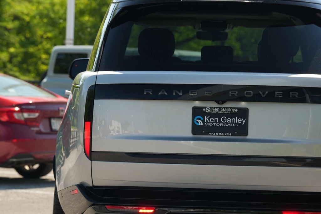 2025 Land Rover Range Rover SE