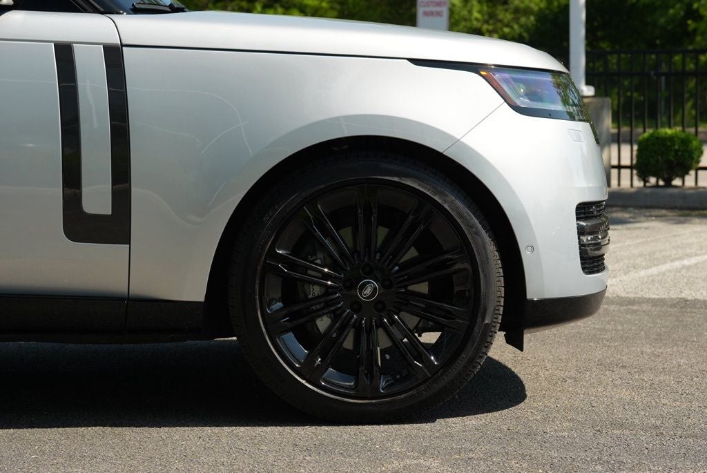 2025 Land Rover Range Rover SE