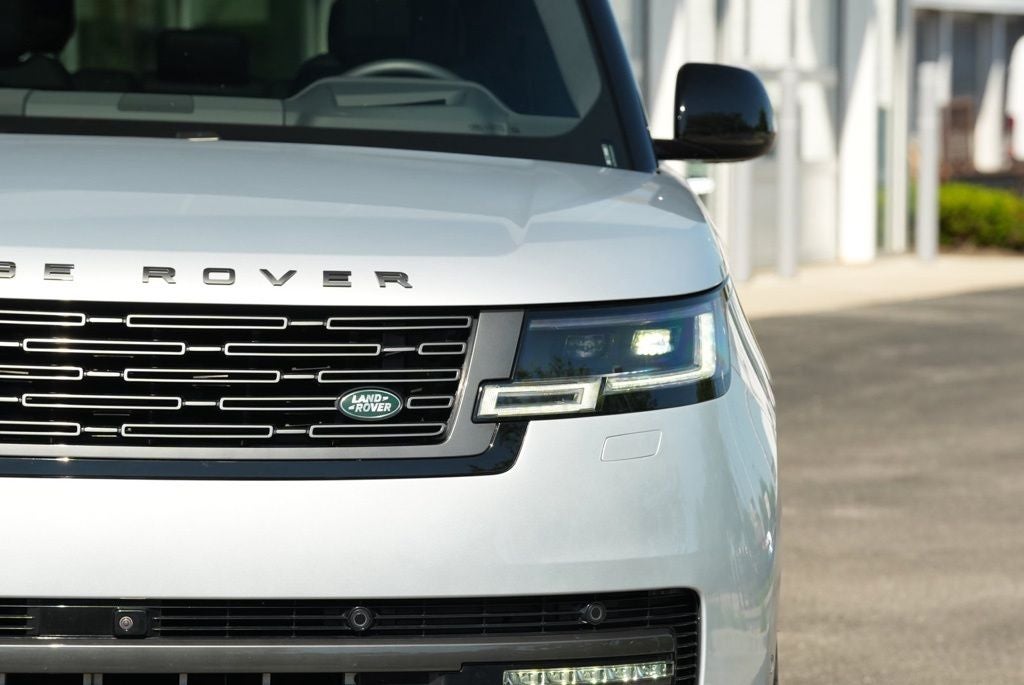 2025 Land Rover Range Rover SE