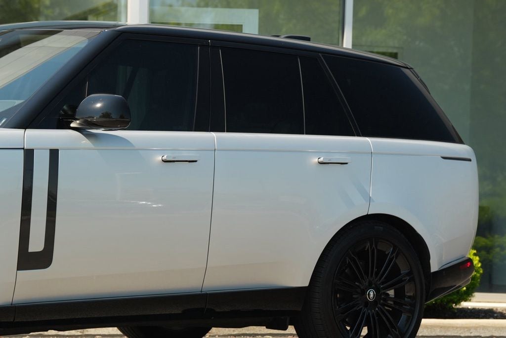 2025 Land Rover Range Rover SE