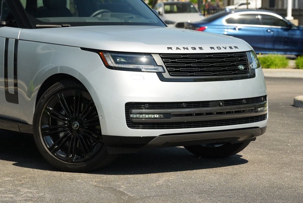 2025 Land Rover Range Rover SE