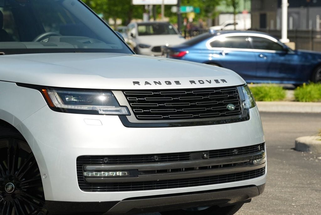 2025 Land Rover Range Rover SE