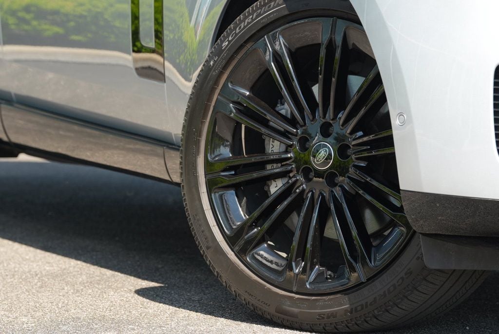 2025 Land Rover Range Rover SE