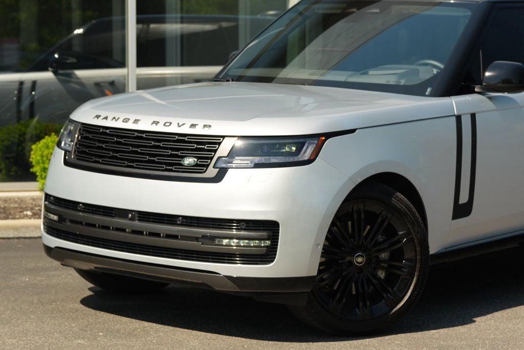 2025 Land Rover Range Rover SE