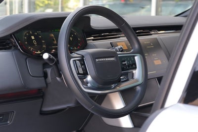 2025 Land Rover Range Rover SE