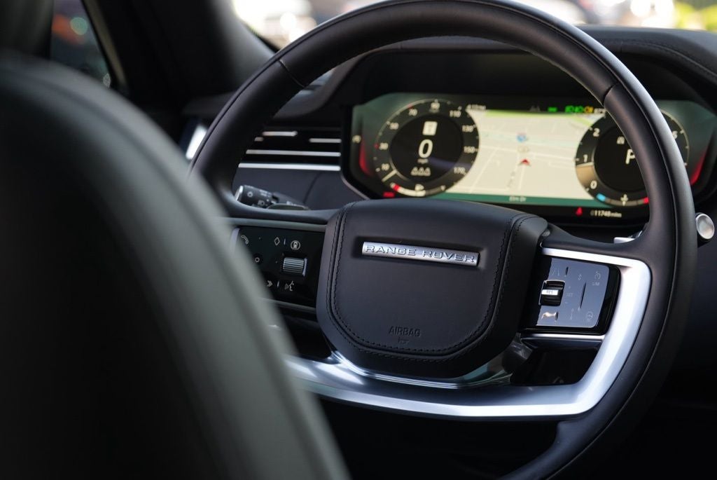 2025 Land Rover Range Rover SE