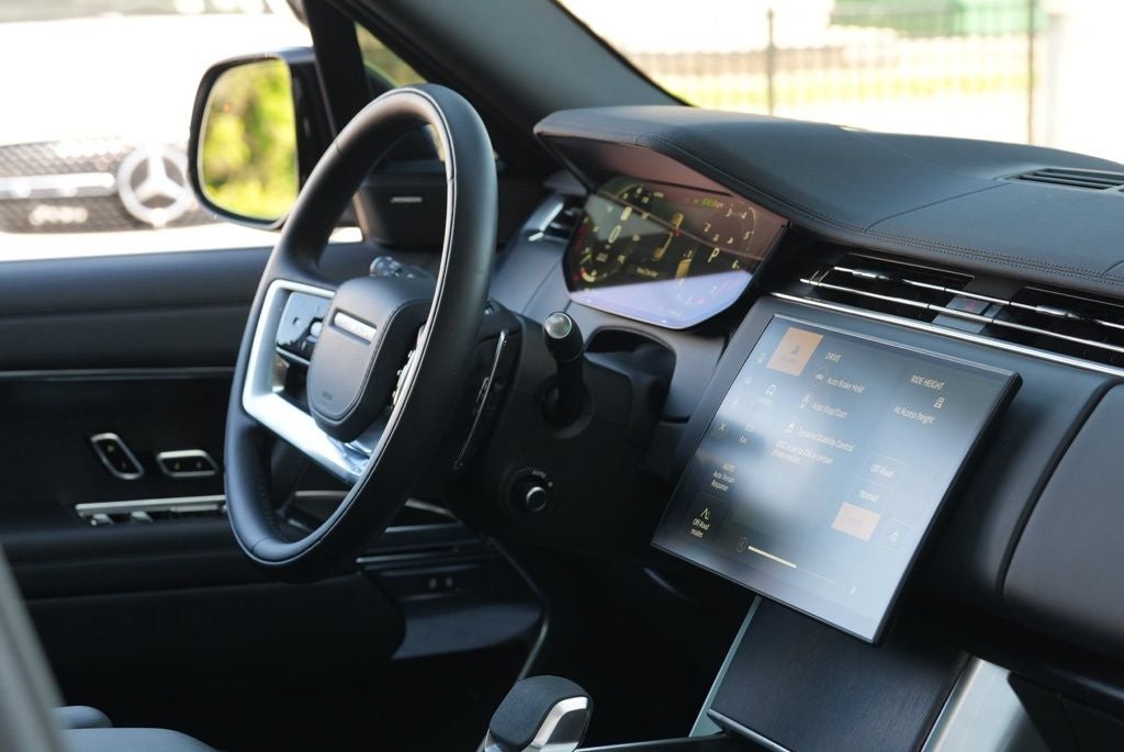 2025 Land Rover Range Rover SE