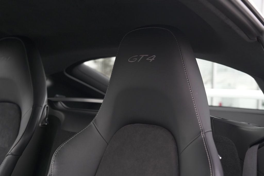 2016 Porsche Cayman GT4