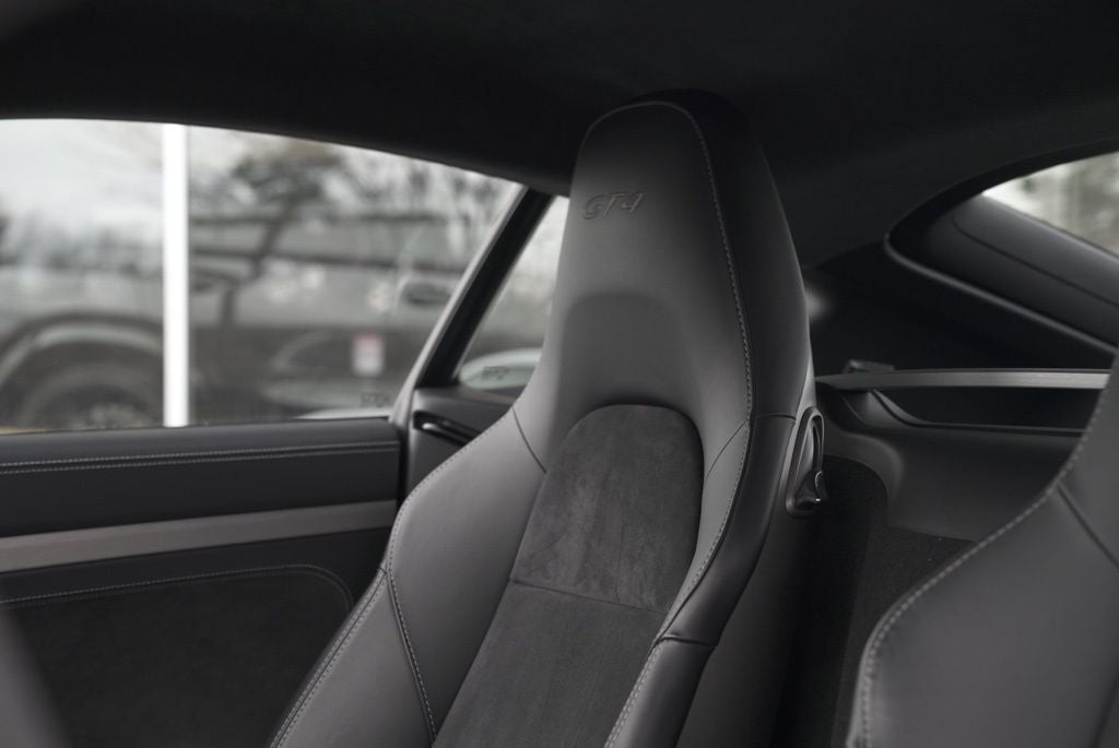 2016 Porsche Cayman GT4