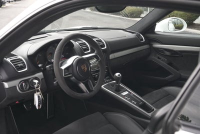 2016 Porsche Cayman GT4