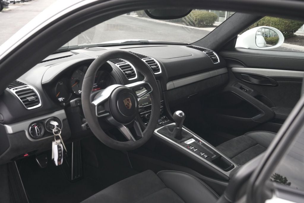 2016 Porsche Cayman GT4