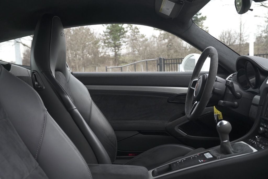 2016 Porsche Cayman GT4