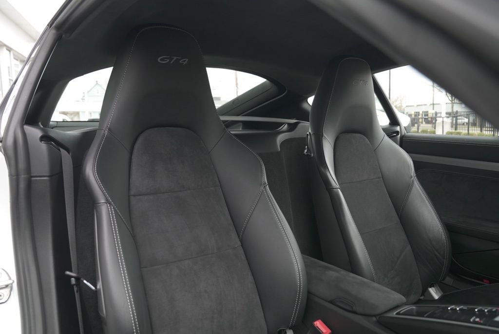 2016 Porsche Cayman GT4