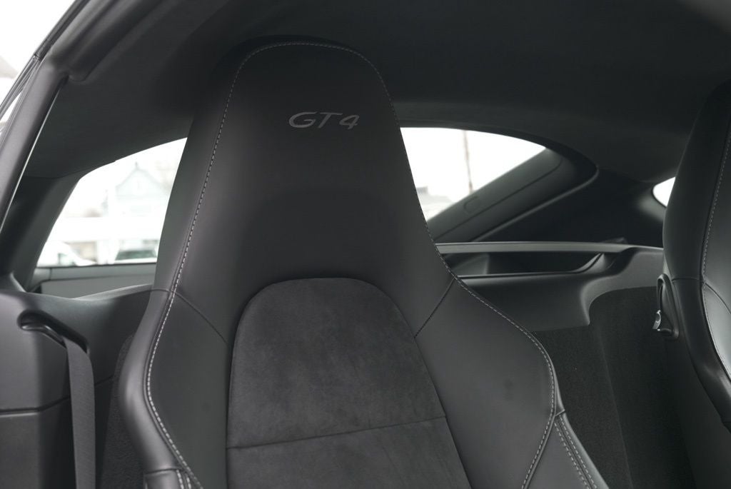 2016 Porsche Cayman GT4