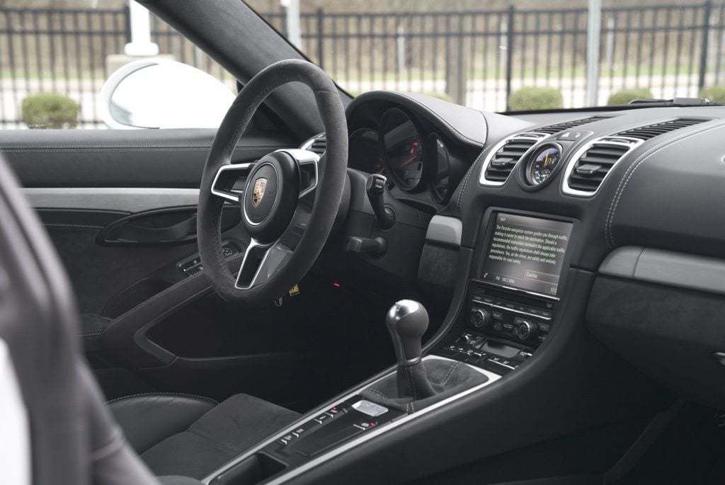 2016 Porsche Cayman GT4