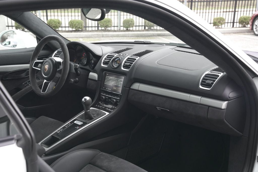 2016 Porsche Cayman GT4