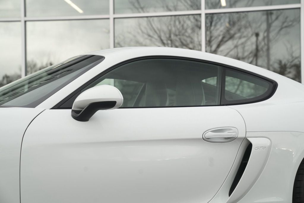 2016 Porsche Cayman GT4