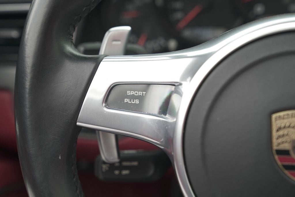 2016 Porsche 911 Carrera 4 GTS