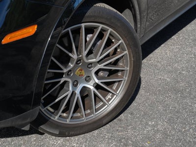 2022 Porsche Cayenne Platinum Edition