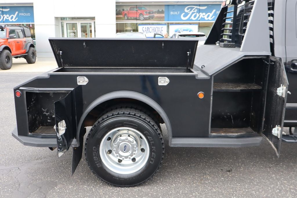 2021 Ford F-450SD Lariat DRW w/9' Service Hauler Body