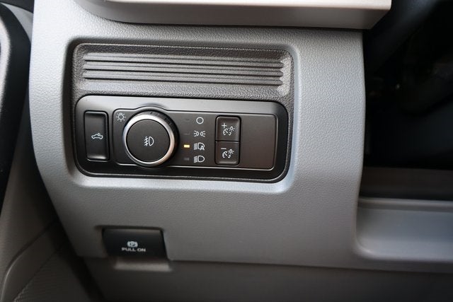 2025 Ford F-250SD XL w/8' Knapheide Steel Service Body