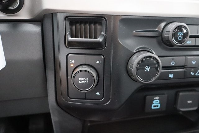 2026 Ford F-550SD XL DRW w/14' Knapheide Platform Body