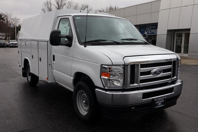 2025 Ford E-350SD Cutaway w/11' Reading Service Body