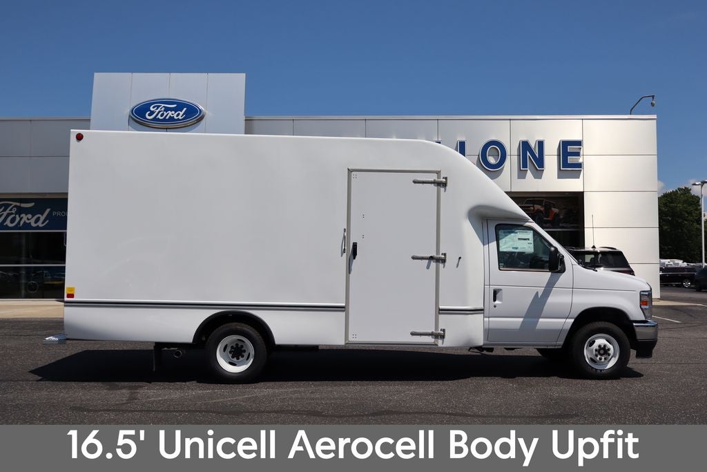 2027 Ford E-450SD Cutaway DRW w/16.5' Unicell Aerocell Body