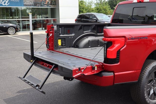 2025 Ford F-150 Lightning Lariat
