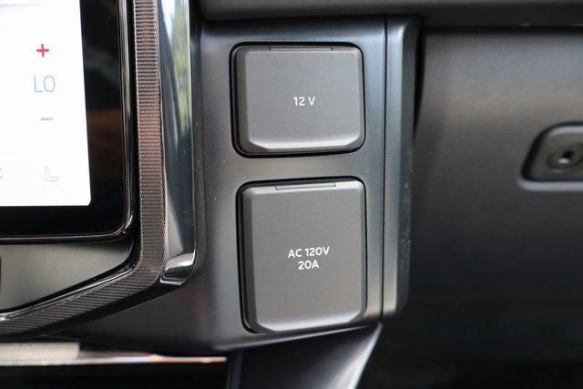 2025 Ford F-150 Lightning Platinum