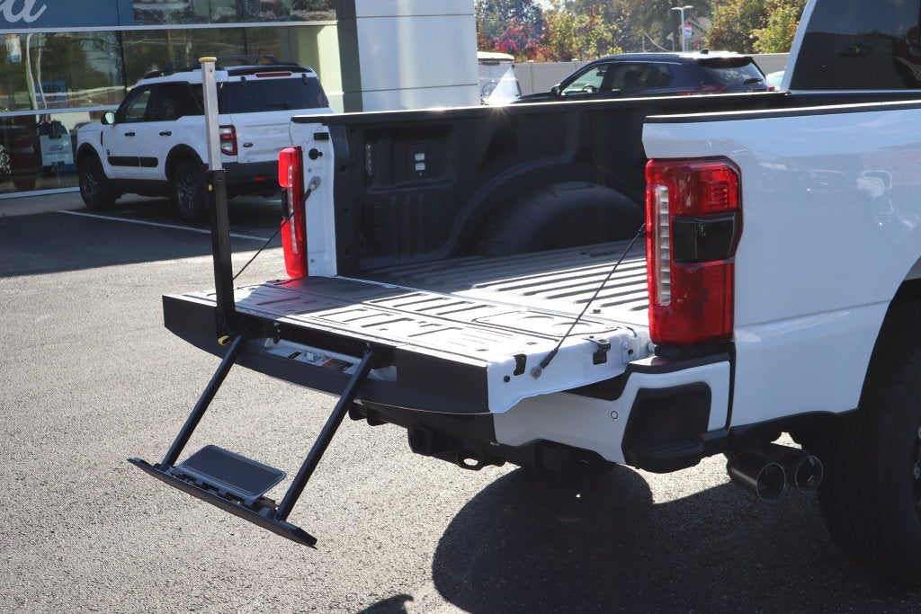 2027 Ford F-250SD XLT Carhartt